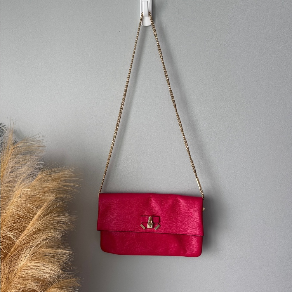 Michael Kors Vibrant Pink Clutch with Gold Chain - Picture 2 of 9